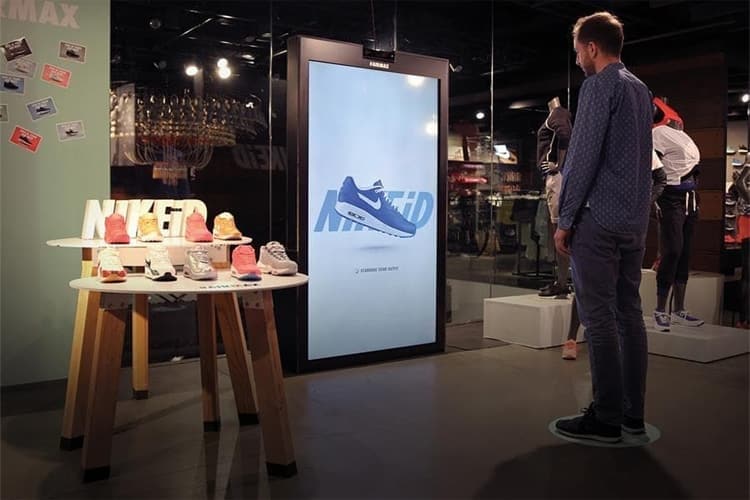 Nike's Integration of Modern Digital Technology with Traditional Displays